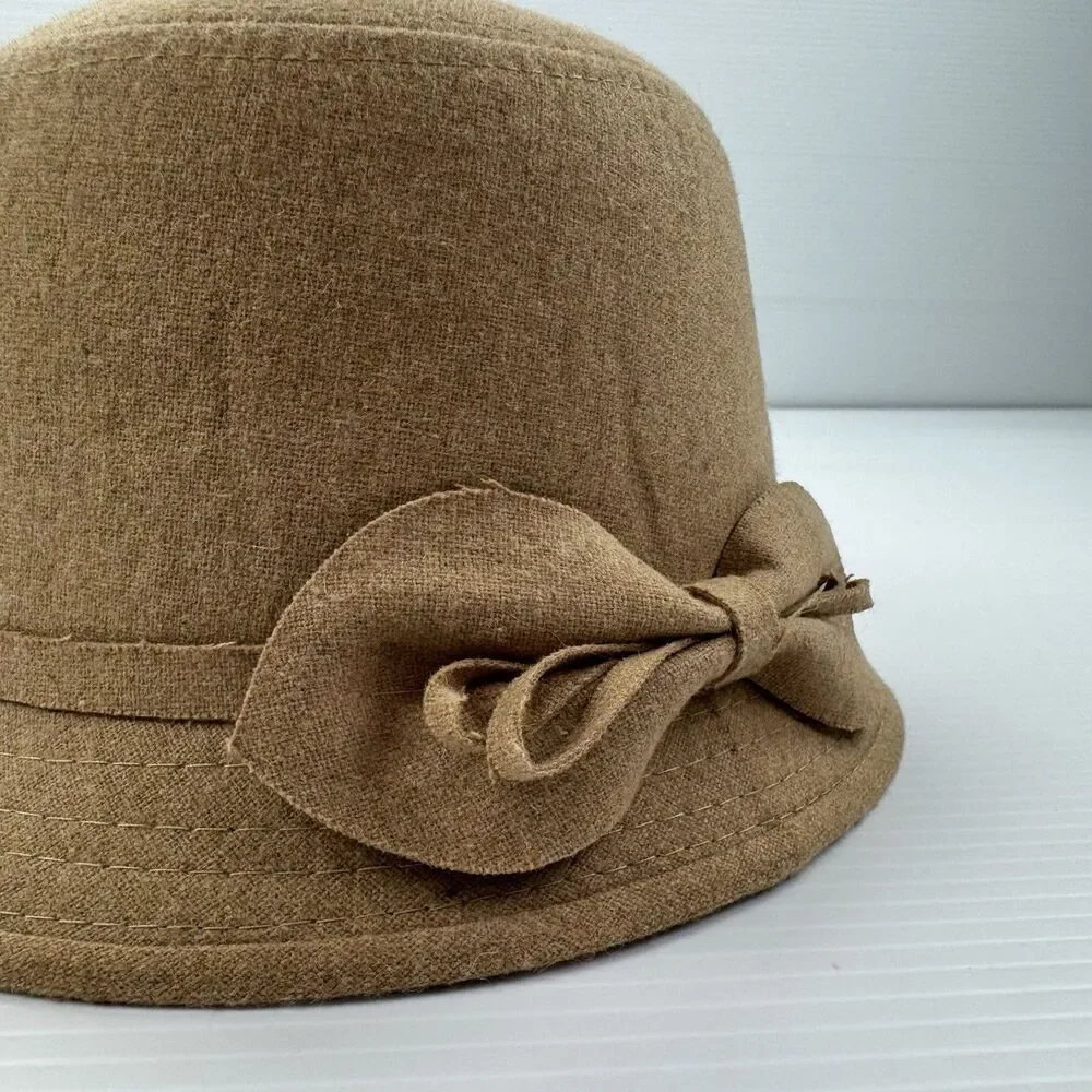 D&Y Camel Cloche Hat Bow Accent Women’s OS Polyester Cotton Blend Vintage Style